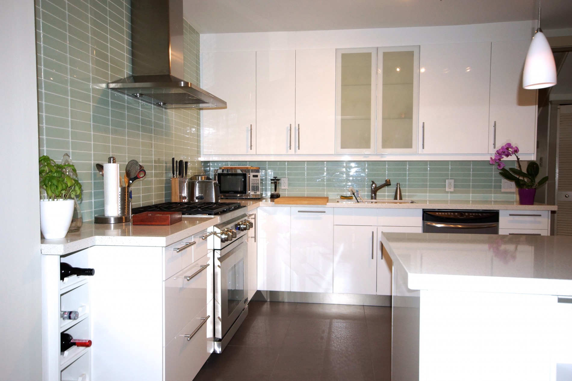 Toronto Beaches Modern Kitchen - Featured Image