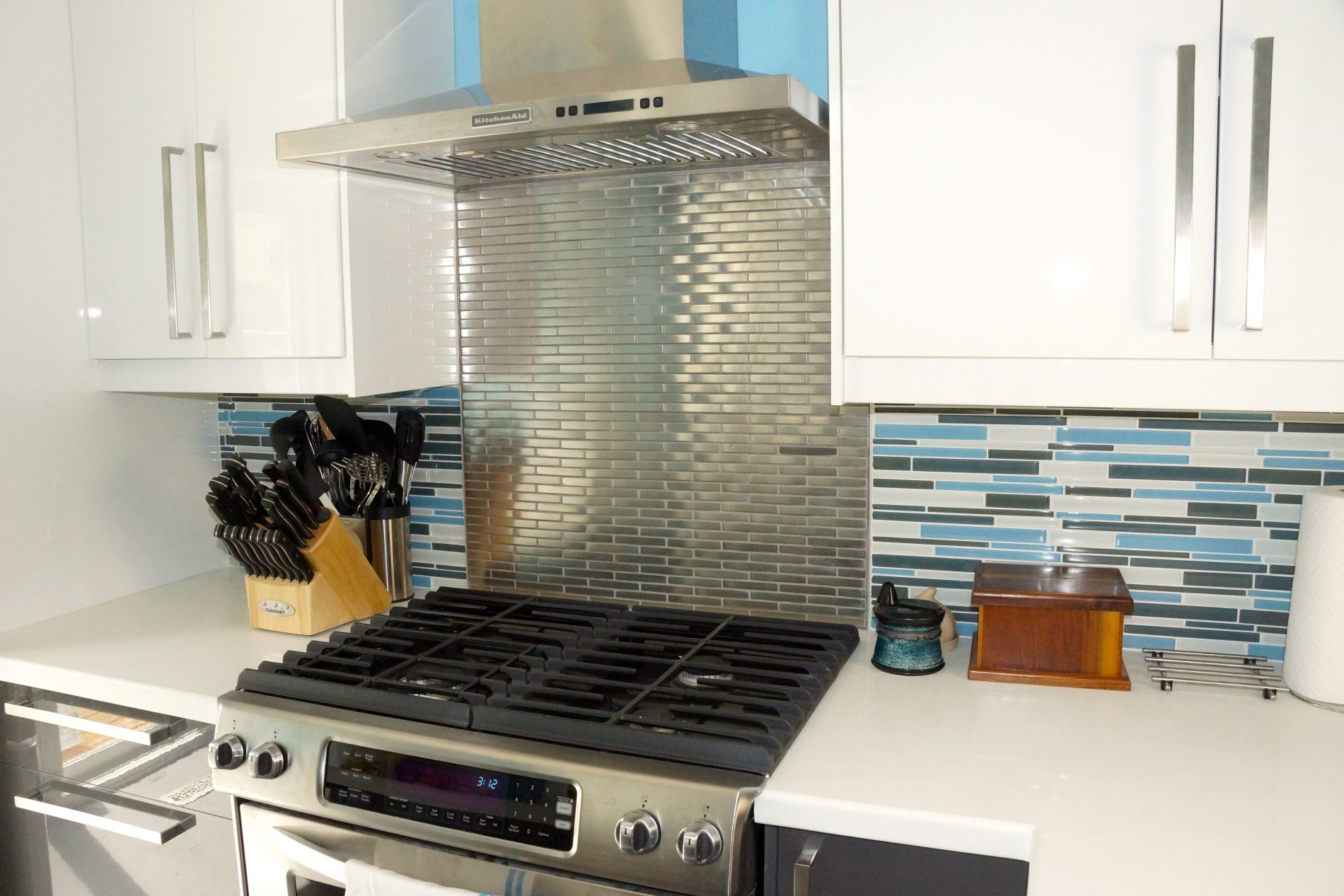 Bingham Ave. – The Beaches Toronto Modern Kitchen Renovation - Featured Image