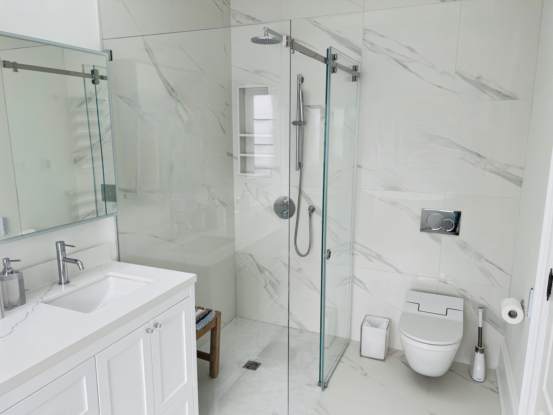 Glengarry Ave. – Ledbury Park Toronto Ensuite Bathroom - Featured Image