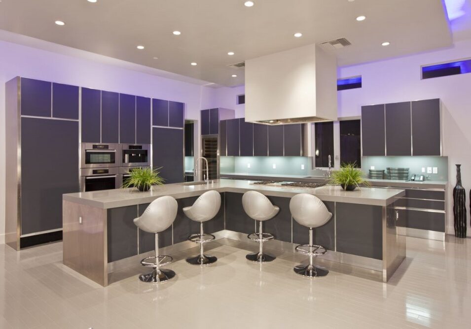 Modern-LED-lighting-in-the-kitchen